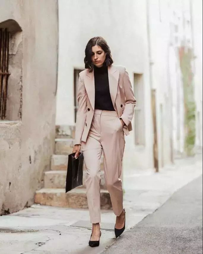 粉色原来是男性代表色吗,粉色系高级色