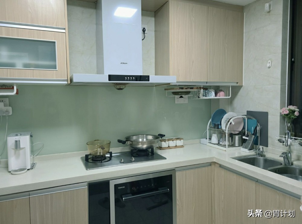 一个不起眼的小挂钩，帮我解决多年的小烦恼，让家里变得更整齐了