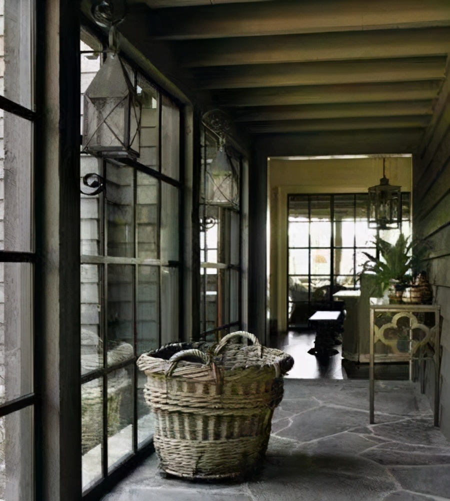 宠妻不手软，周渝民购上亿豪宅写妻子名，一面玻璃墙价格就要上万