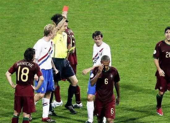 16张黄牌四张红牌的比赛,16张黄牌4张红牌裁判