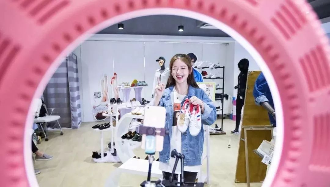 封杀、并购、上市！蘑菇街长成记：从电商第四极到时尚目的地