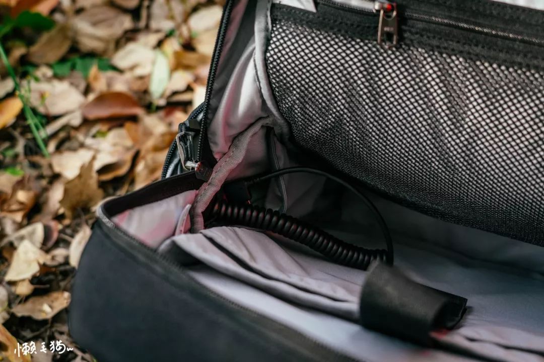 低调且实用,妹子通勤也能背——tomtocA60双肩包测评