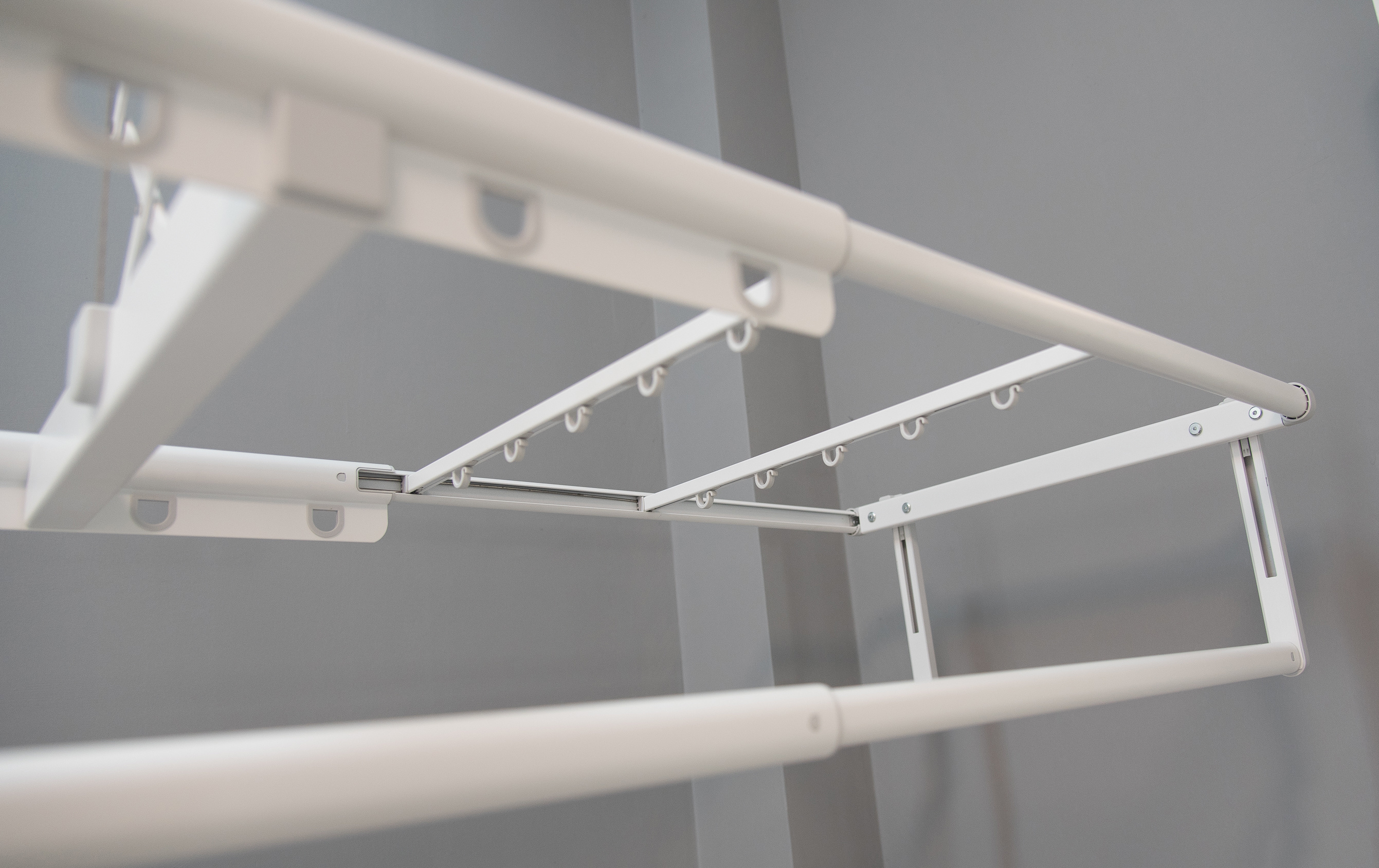 为什么导购不推荐隐藏式晾衣架,电动晾衣架怎么选不入坑