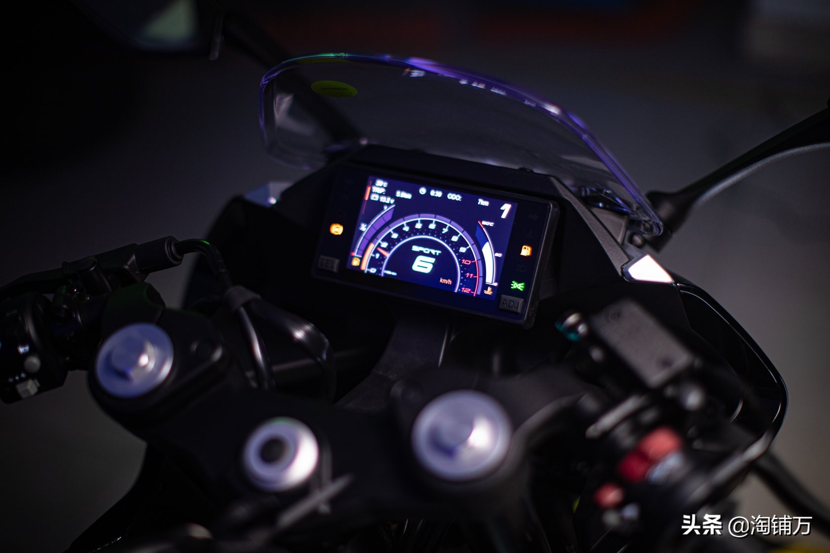 西安网红春风250女骑士,网红春风250sr