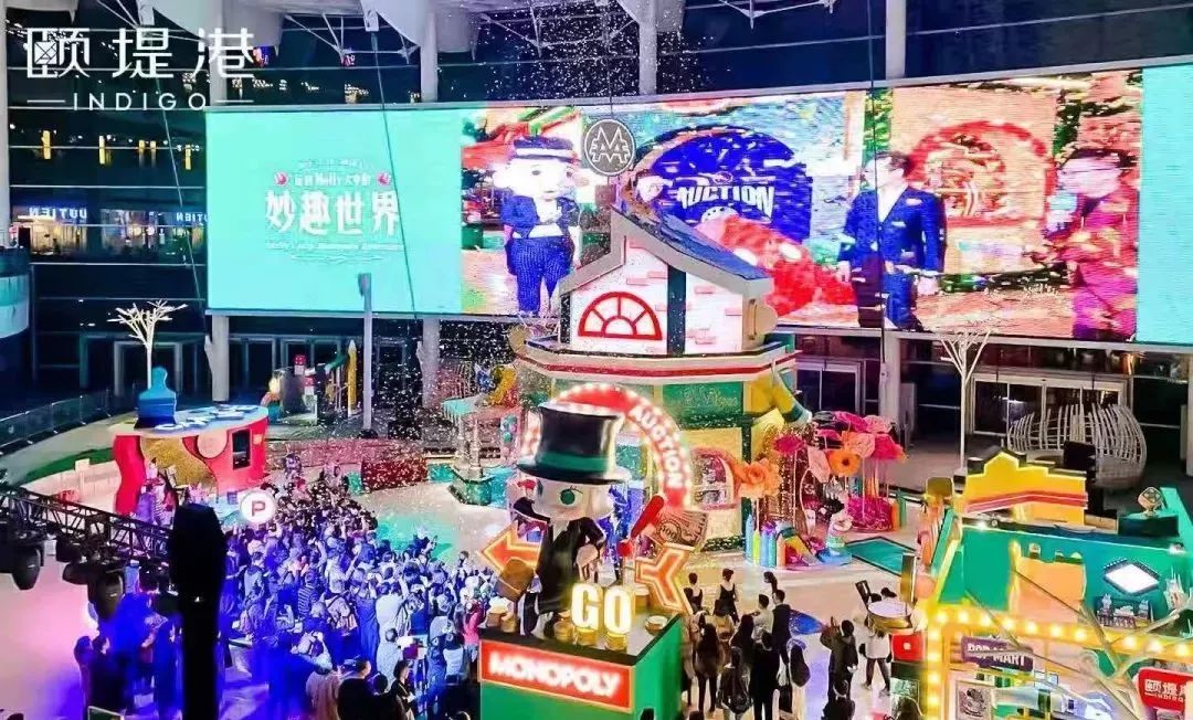 美已经不够了,今年的圣诞美陈必须“玩”起来