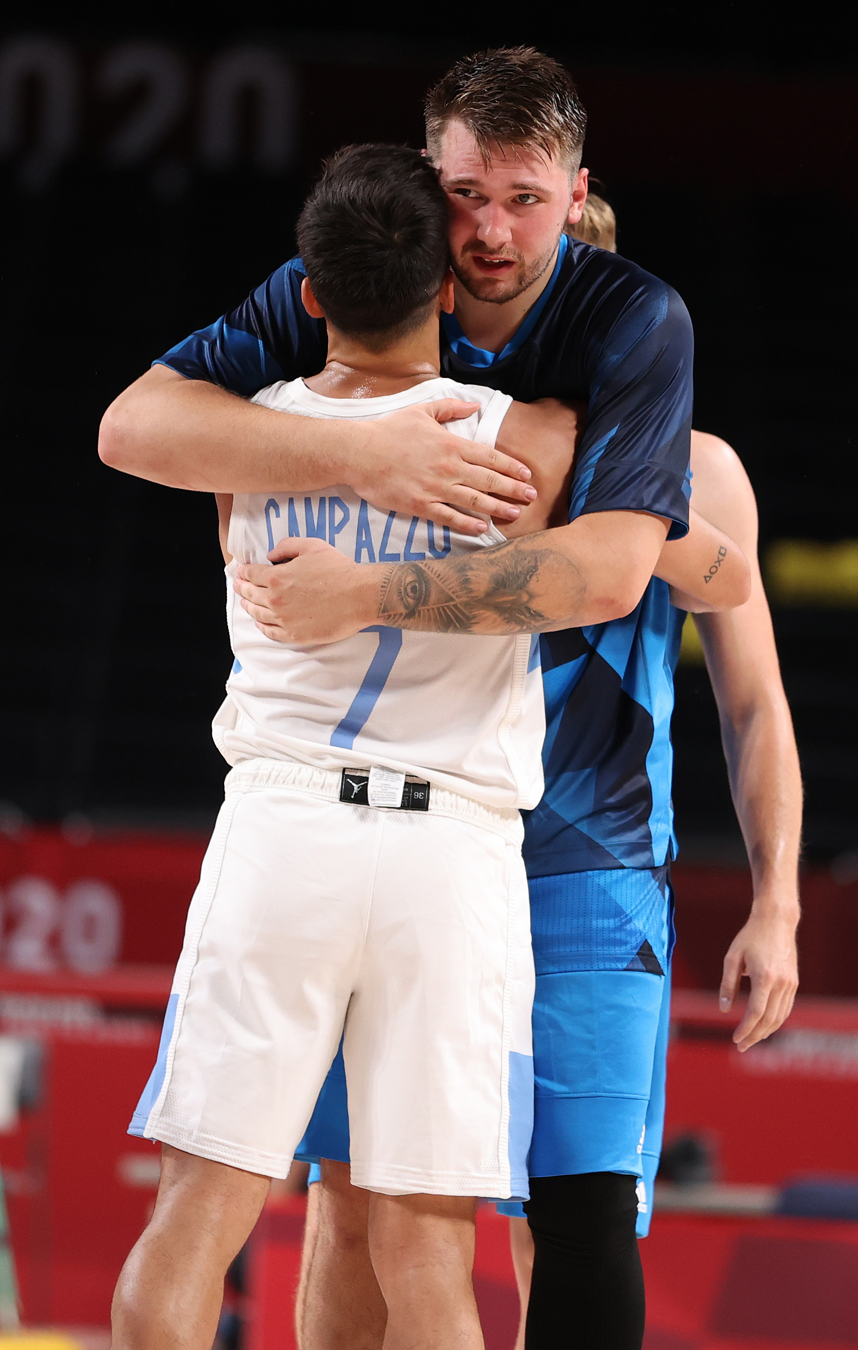 东契奇照片2024,东契奇世界杯照片