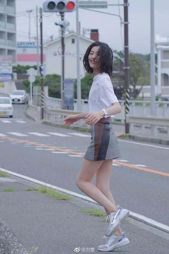 可盐可甜短发女生超a系穿搭,韩系风可盐可甜短发超美造型