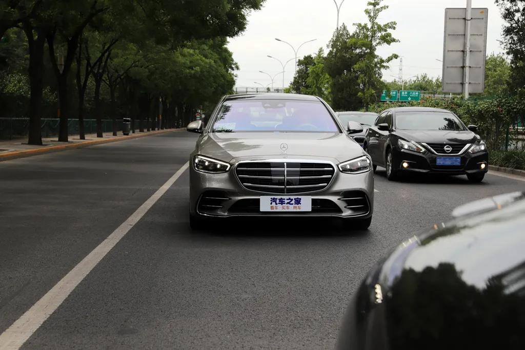 奔驰s级313匹与367匹马力驾驶体验,奔驰s级450四驱试驾19年