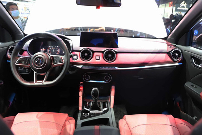 吉利星瑞和高尔夫8哪个更值得买,高尔夫和星瑞