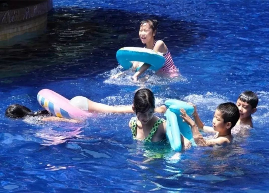 番禺|2天1夜仅499住1房1厅房车+早餐+2大2小长鹿休博园门票+泳池