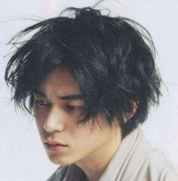 东出昌大渡边杏合作的电视剧,渡边杏为东出昌大出轨道歉