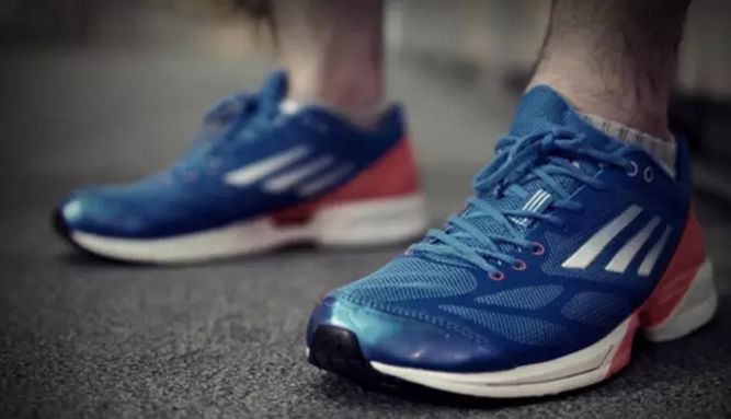 跑步后脚趾甲充血变黑怎么办,跑步为什么有黑指甲