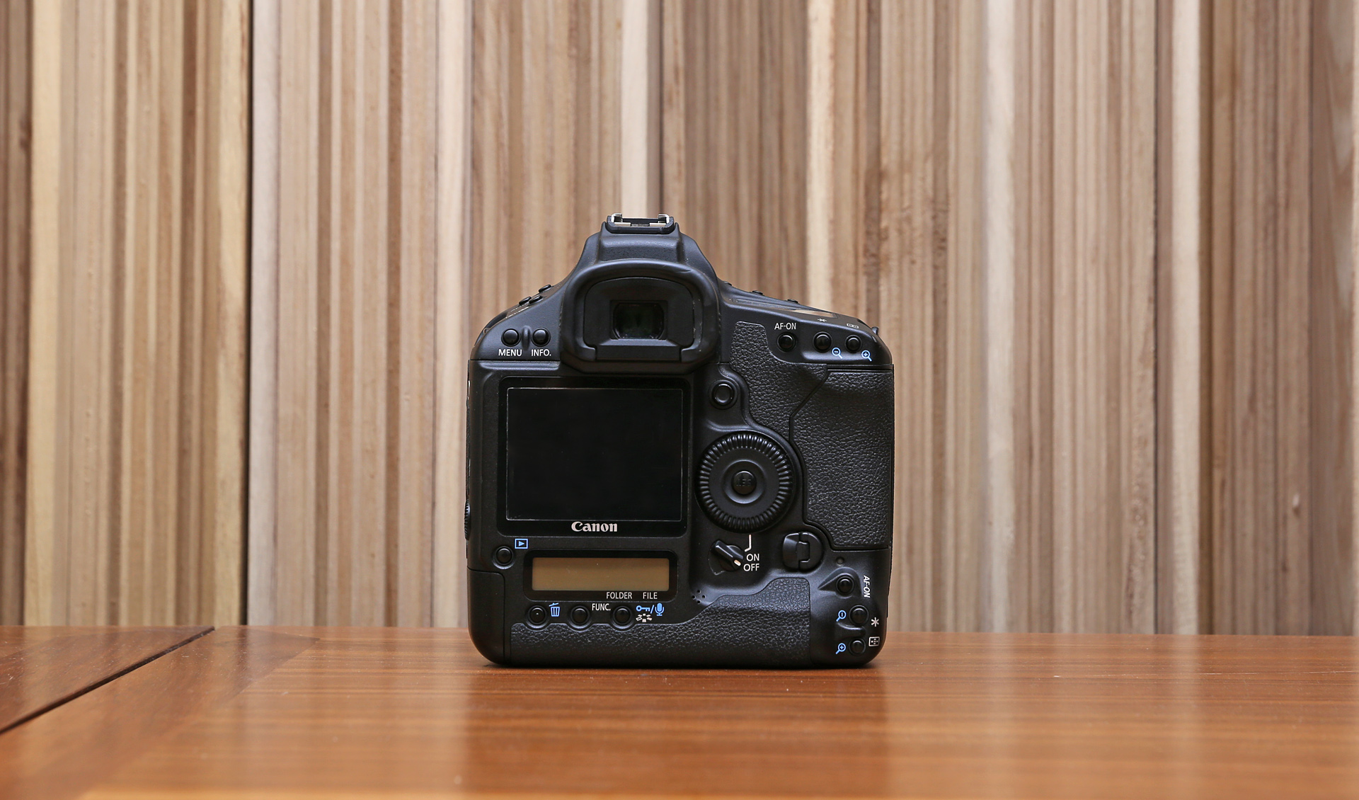 佳能1dsmark3还值得买吗,ds时代