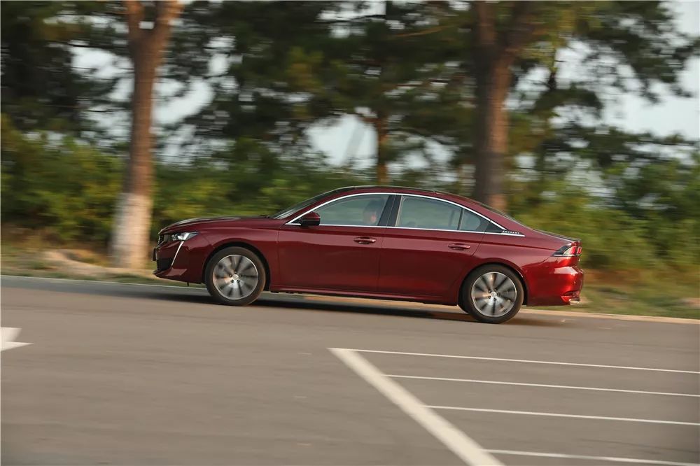 丰田凯美瑞和标致508哪个好,标致508l和凯美瑞2.5g买哪个好