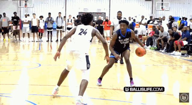 锡安半场进攻四次扣篮,锡安逆天上篮