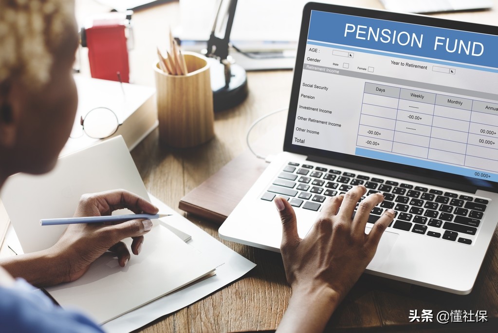 企业年金18万一次性领取交多少税,企业年金交了10年退休能领多少钱