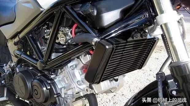 摩托车的风冷水冷有什么区别,摩托车的风冷和水冷的区别