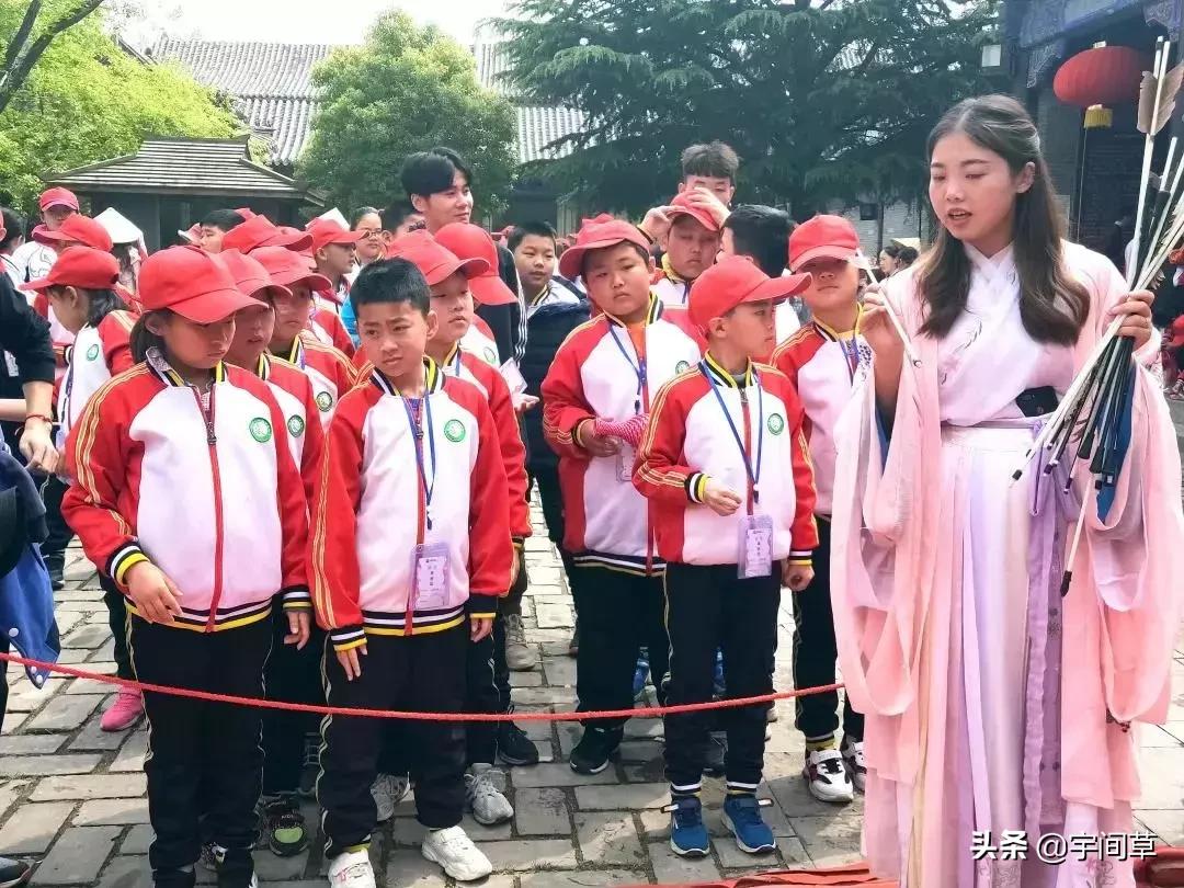 研学好时节不负好时光,和老同学一起旅游台儿庄古城