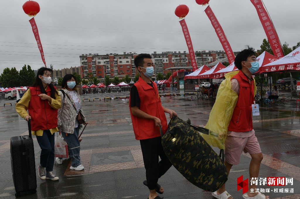 菏泽学院第一批返校,菏泽学院2019级大一新生报到