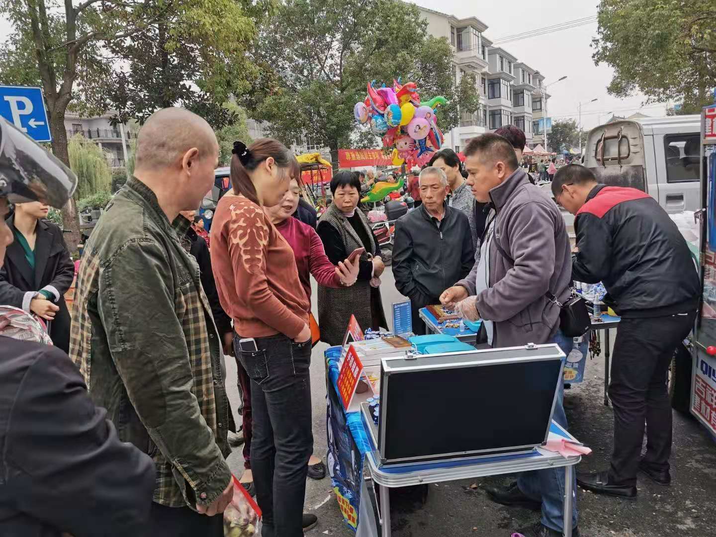 金华“镀膜哥”创业走红他如何弯道超车找到商机？