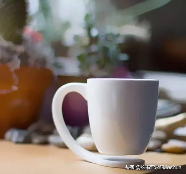 星巴克新品杯子也太好看了吧,星巴克最经典的一款杯子