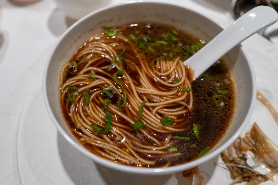 这家国宾馆，简直就好看的不像是国宾馆