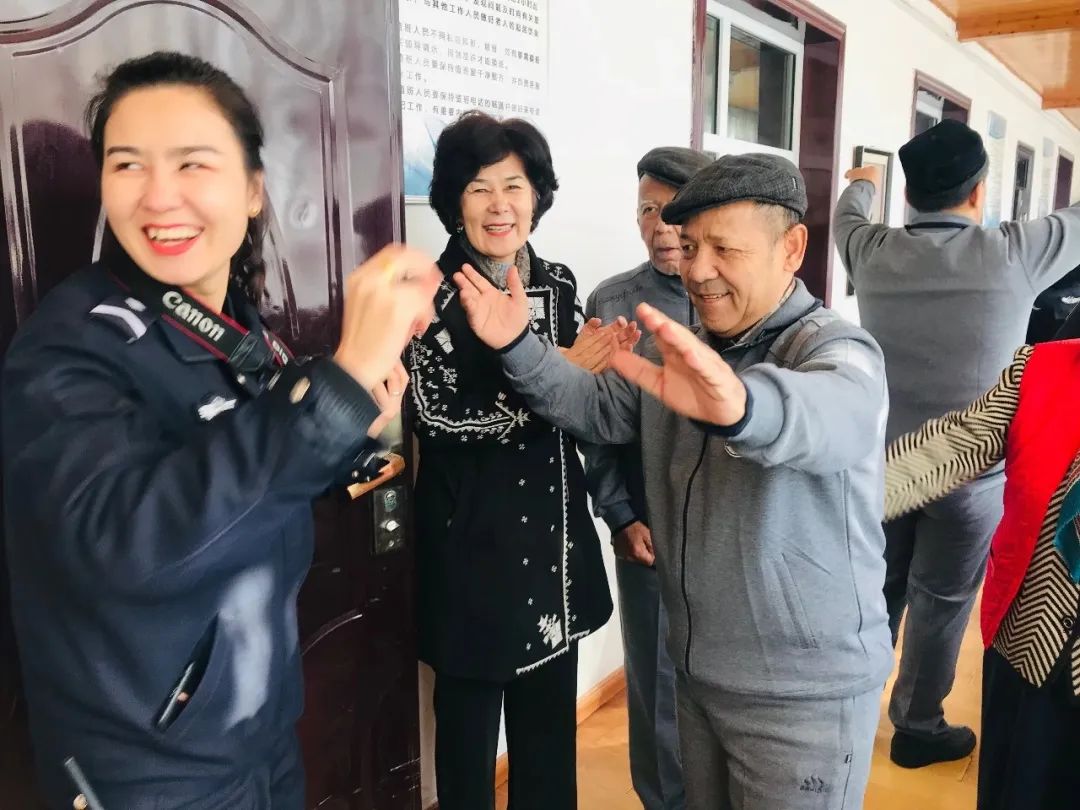 *疆新**欢喜老年公寓创始人热孜亚：她用爱为老人心中照进一束光