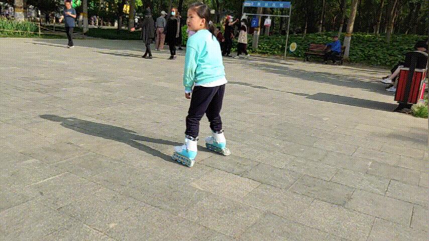 给孩子童年最好的礼物：儿童轮滑鞋