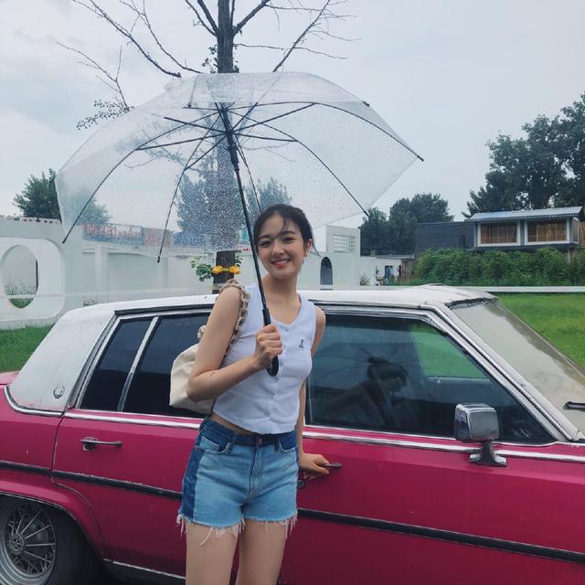 李兰迪绝美牛仔短裤照片,李兰迪晒男友视角照