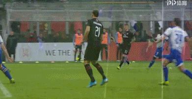 无人防守踢门柱,伊布二次回米兰表现