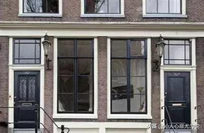 荷兰人为什么不爱拉窗帘？