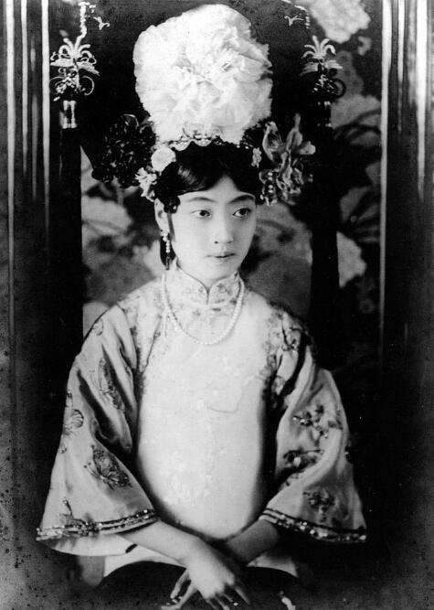 婉容在监狱里去世到底是因为什么,婉容因何被监禁