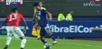 梅西四两拨千斤挑射打杆破门,梅西扳平比分比达尔