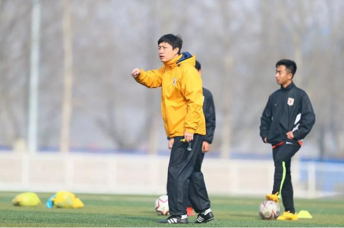 鲁能足校工资,山东鲁能足校一年学费多少