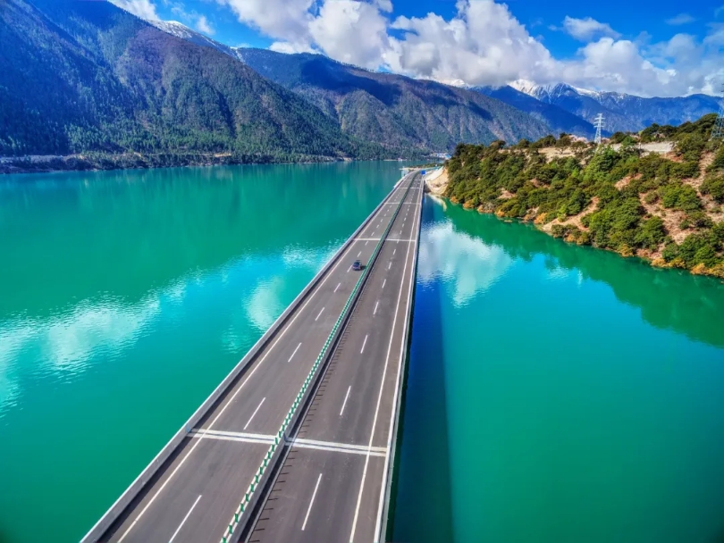 九寨沟高速公路风景,西藏拉林公路夏日美景如画
