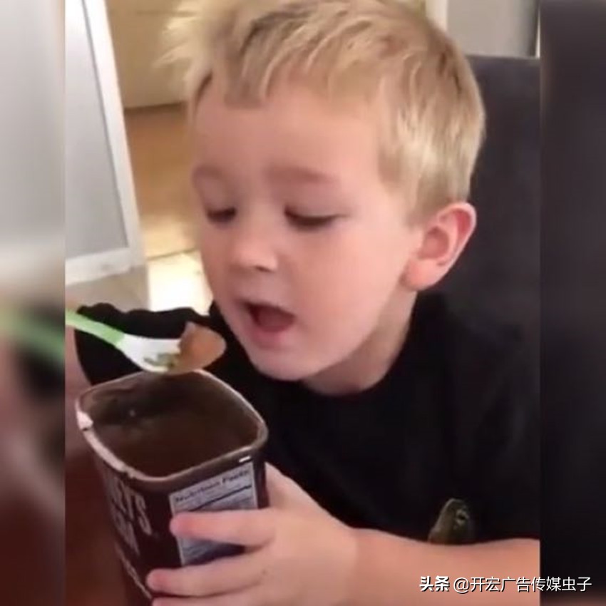 萌娃吃可可粉搞笑视频,萌娃吃可可粉视频