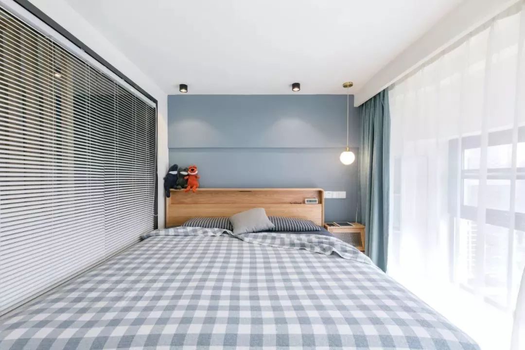 64㎡现代轻奢公寓，买了小复式，这样装修好精致