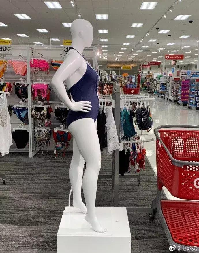 国外真人服装店模特,美国服装模特
