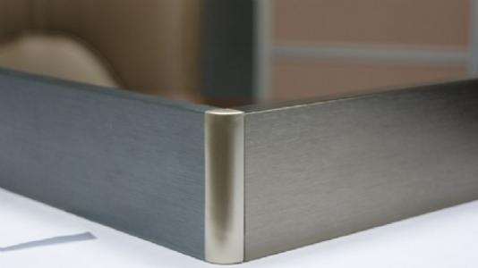 曾经只有贵族才用得起的“高贵金属”铝，是如何走下“神坛”的？