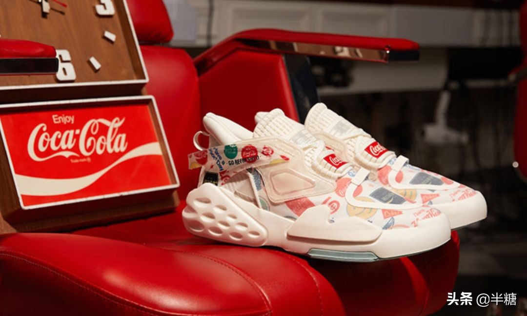 可口可乐和匡威联名的板鞋,hm新款联名鞋