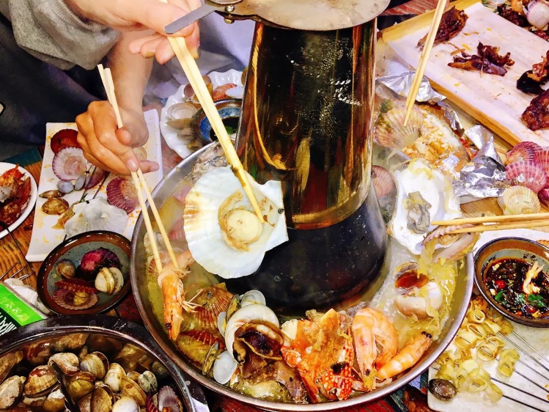 专注烤羊肉串三十年,自助烤串铜火锅