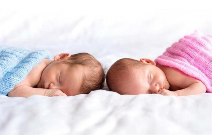 宝宝喜欢趴着睡要干涉吗,宝宝趴着睡对身体有影响大吗