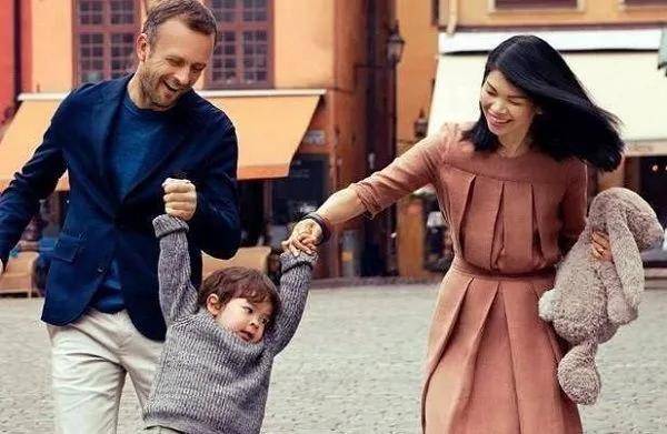 名模吕燕哪年出生,丑女吕燕20岁变成超级名模