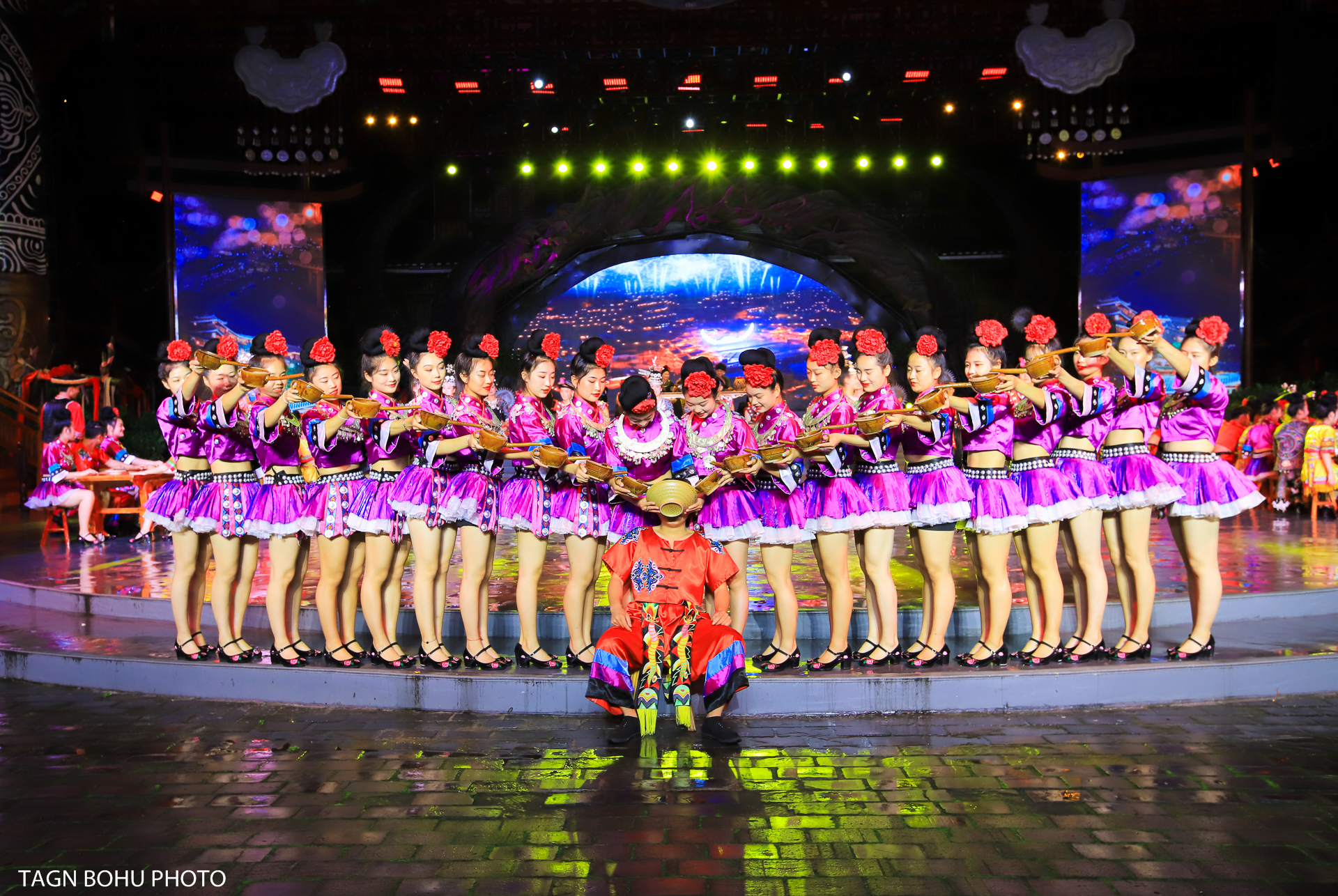 西江千户苗寨攻略住哪段好,第一次去西江千户苗寨怎么玩