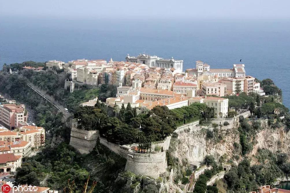 能嫁给王子的从来就不是“灰姑娘”，一起来看这场举办在世界五大宫殿之一的世纪梦幻婚礼吧