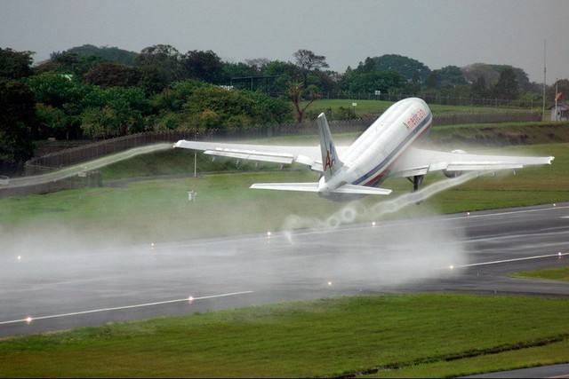 上海中心大厦遇大风摆动一米,上海中心大厦起大风可以晃动几米