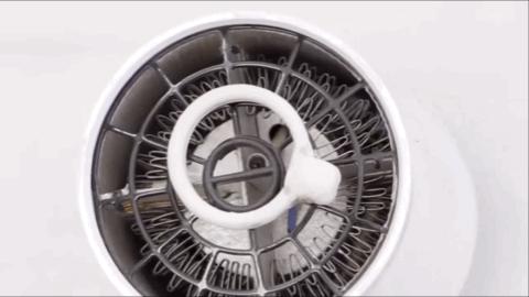 日本小哥用攒了一年的「指甲」给女友做了个钻戒？网友：妈呀变态