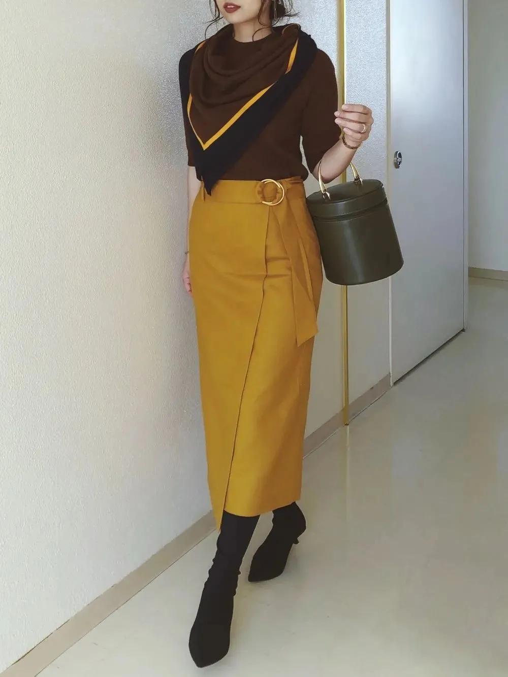 一条丝巾戴出高级感,一条很长的丝巾怎么穿搭