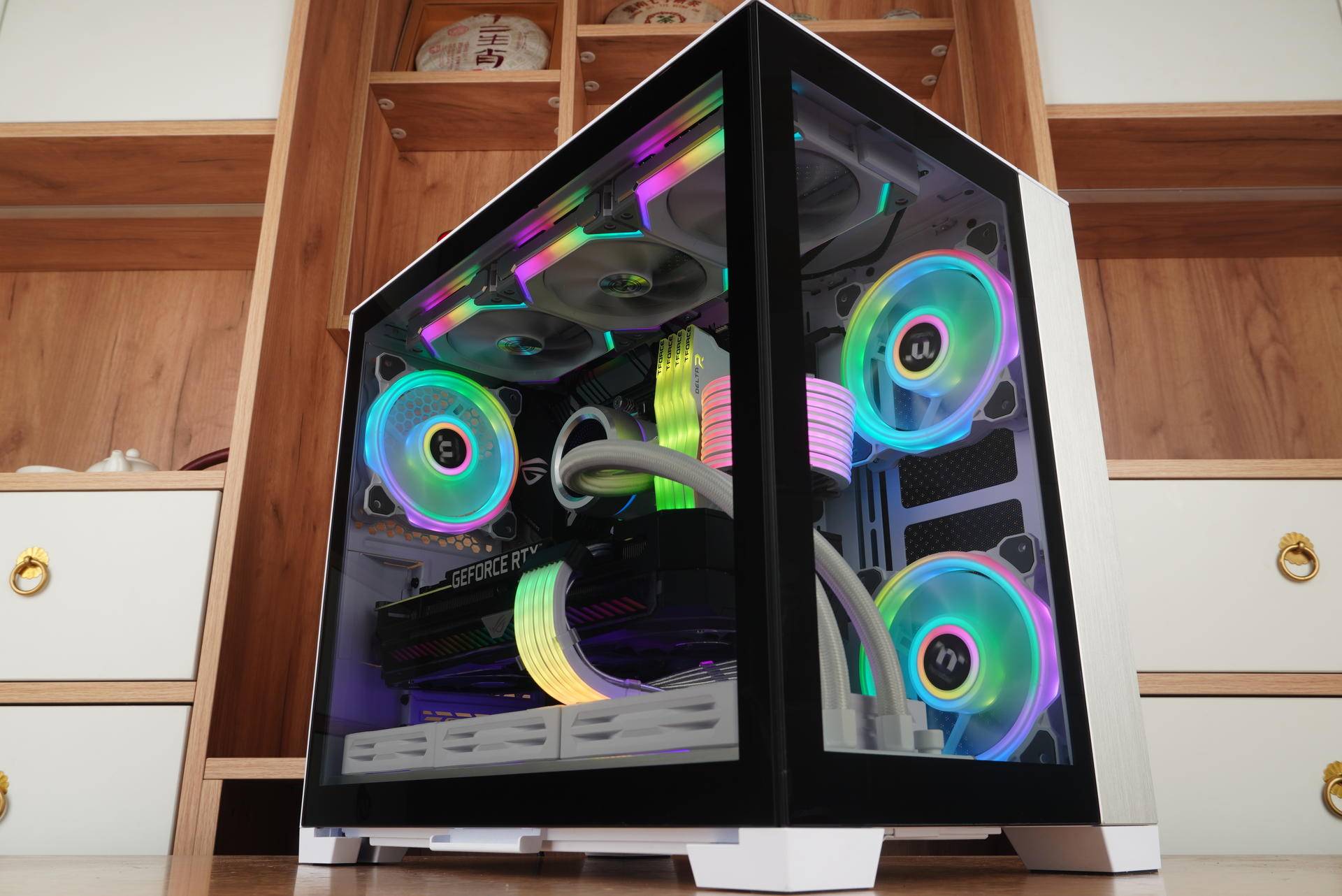 联力包豪斯mini机箱大小,联力包豪斯mini能横装吗