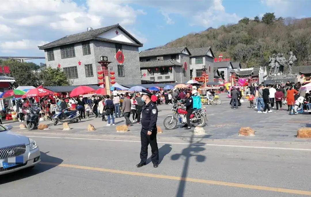 地铁一线员工春节坚守岗位敬业福,最美敬业福